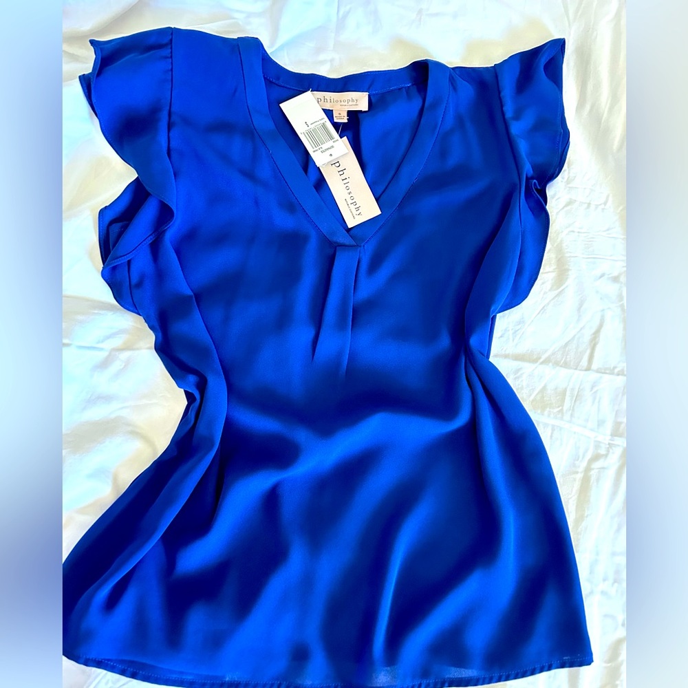 Brand new top Philosophy with tags size Small